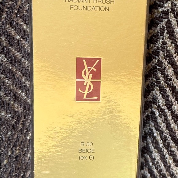 NIB YSL Perfect Touch Radiance Foundation - B50 (ex 6) - Picture 5 of 5